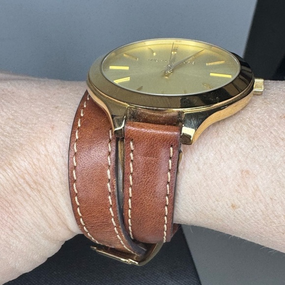 Michael Kors MK-2256 Slim Runway Women's Watch - Picture 4 of 17